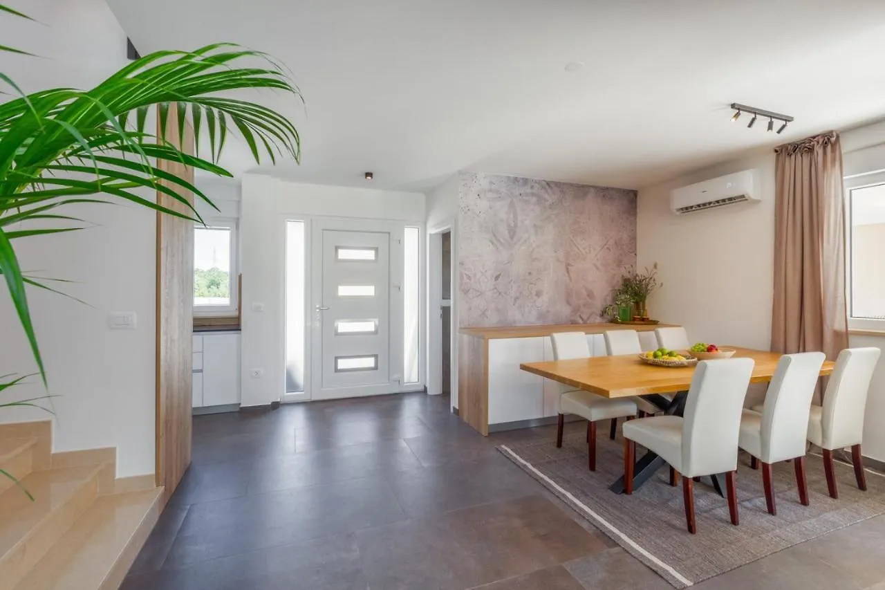 Holiday Home Bianca By Seeadria Agency Tar-Vabriga